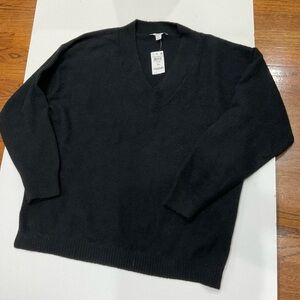 NEW WITH TAG- AND NOW THIS BRAND WOMENS BLACK V NECK SWEATER